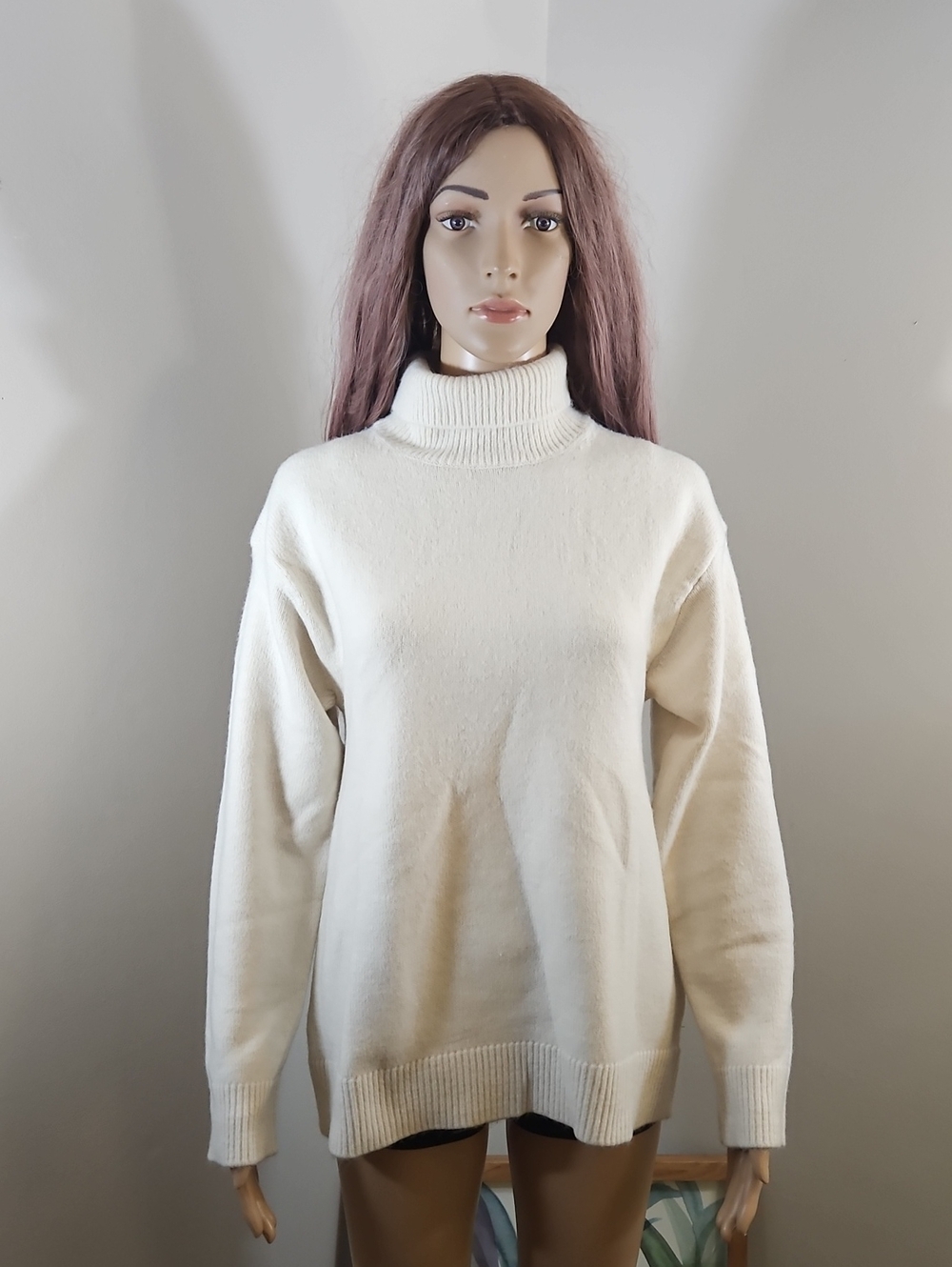 H&M Cream Turtleneck Sweater - Soft Knit Pullover 5% Wool